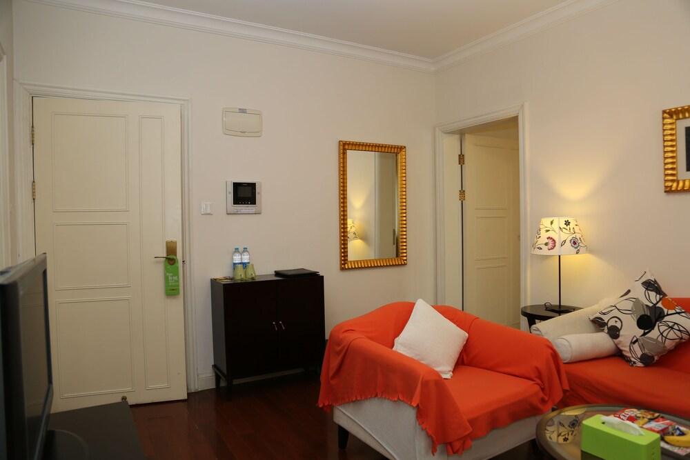 Deluxe Suite - Living Area