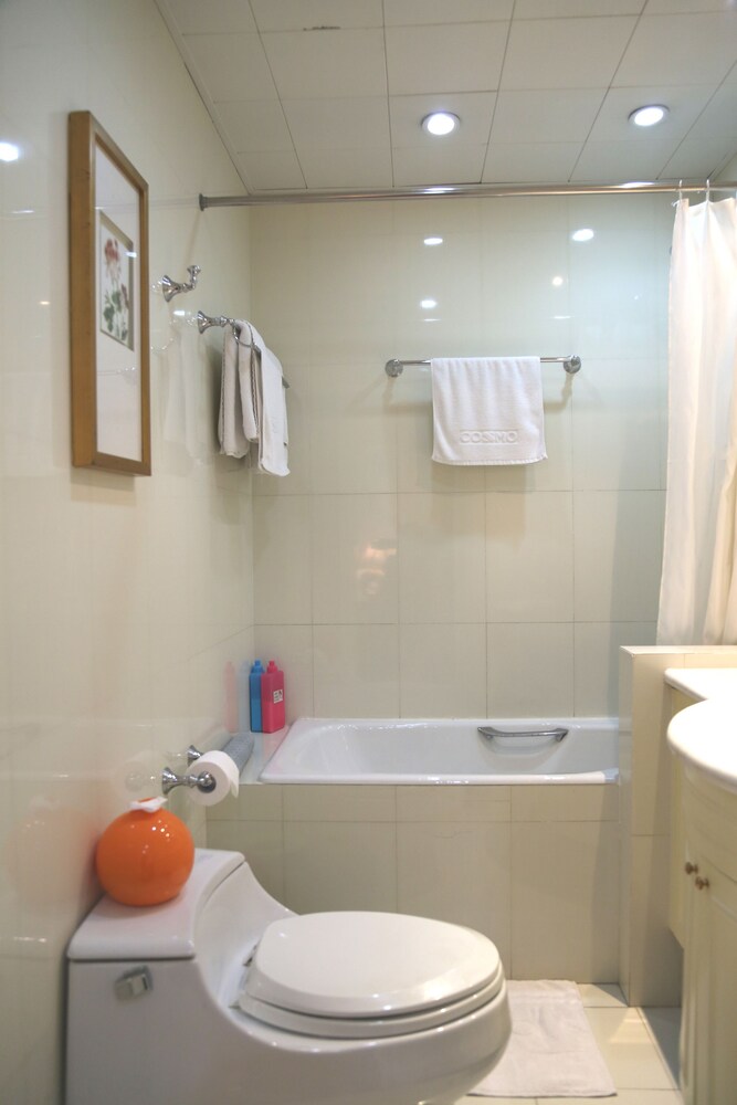 Deluxe Room - Bathroom
