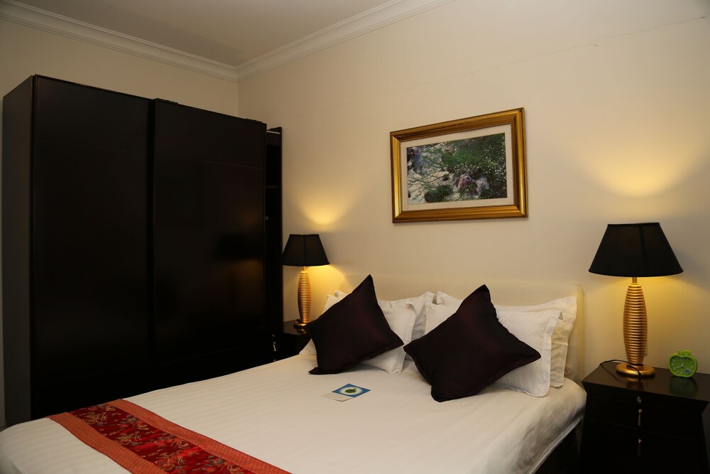 Deluxe Suite - Guestroom