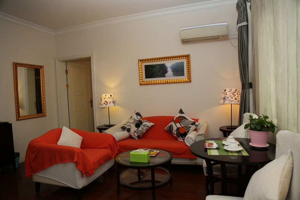 Deluxe Suite - Living Area