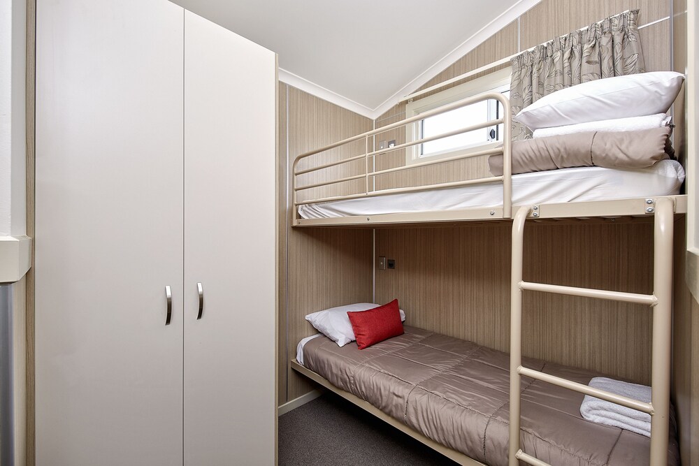 Tropical Family Villa - Guestroom