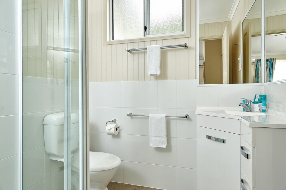 Premium Palm Cottage - Bathroom