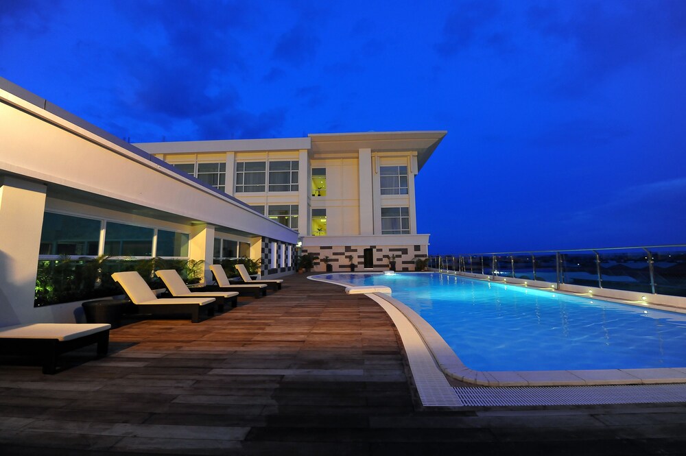 Rooftop Pool