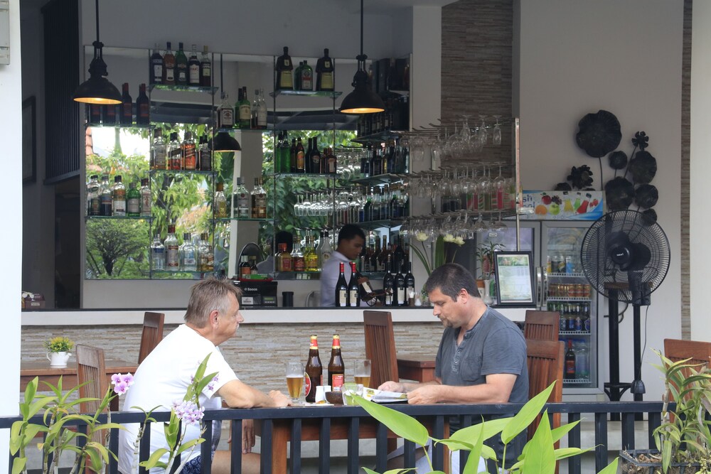Hotel Bar