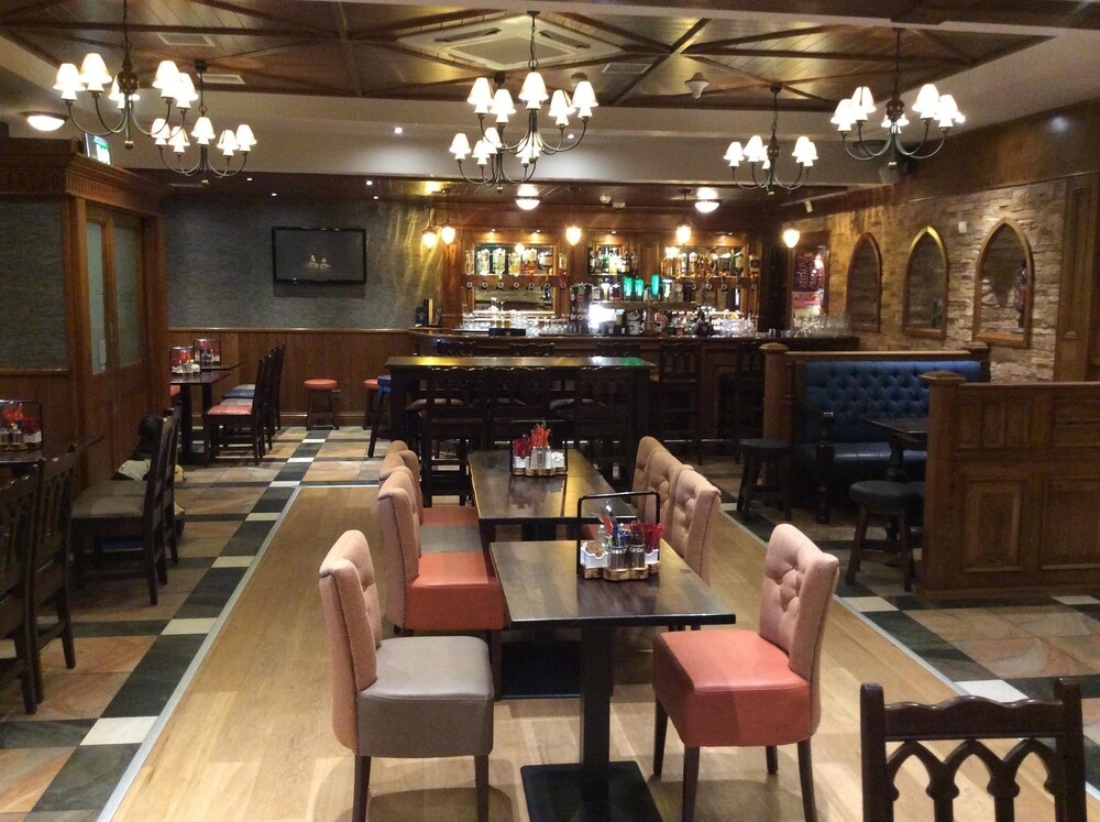 Hotel Bar