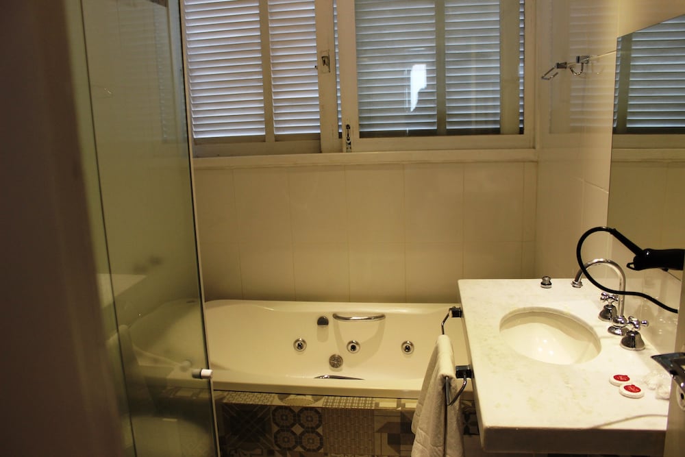 Jetted Tub
