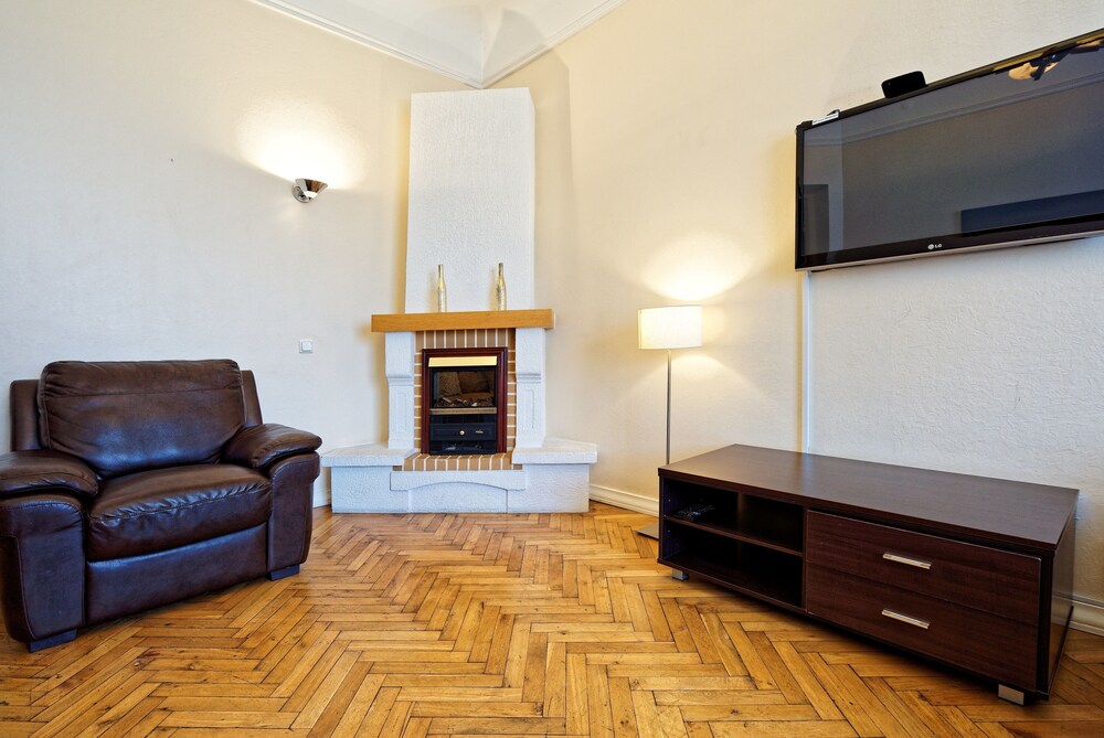 Apartment, 4 Bedrooms, Kitchen, City View - Living Area