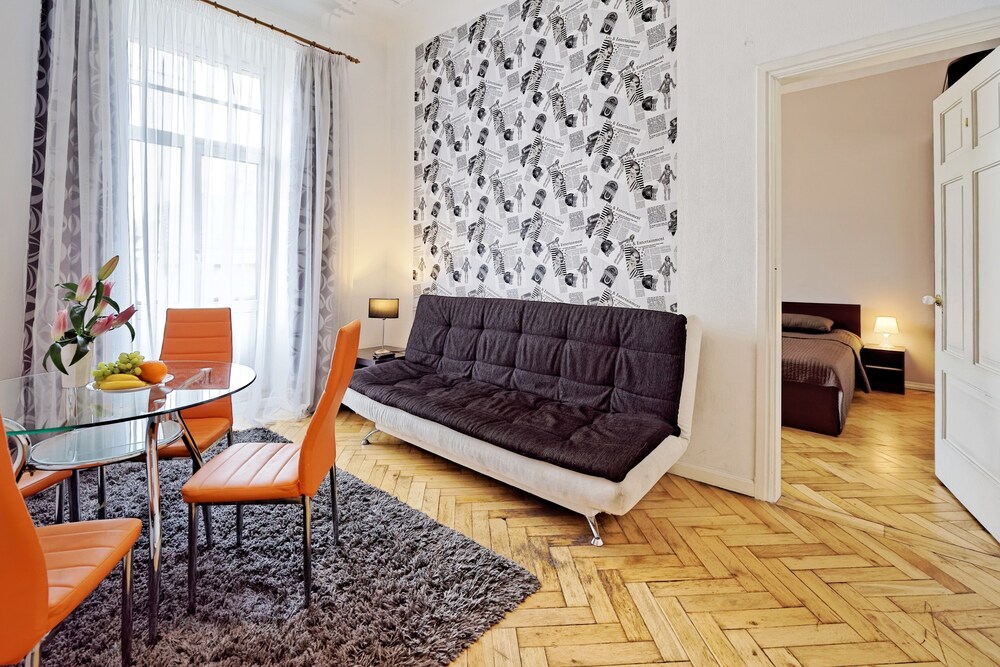 City Apartment, 2 Bedrooms, Kitchenette - Living Area