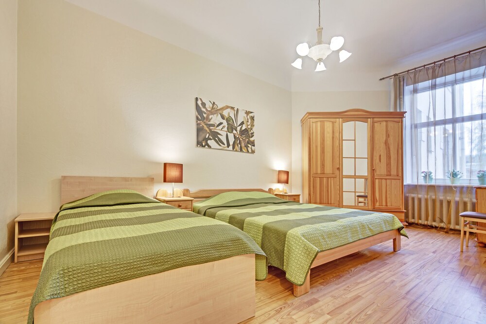 Triple room with shared lounge, bathroom and kitchen - Guestroom