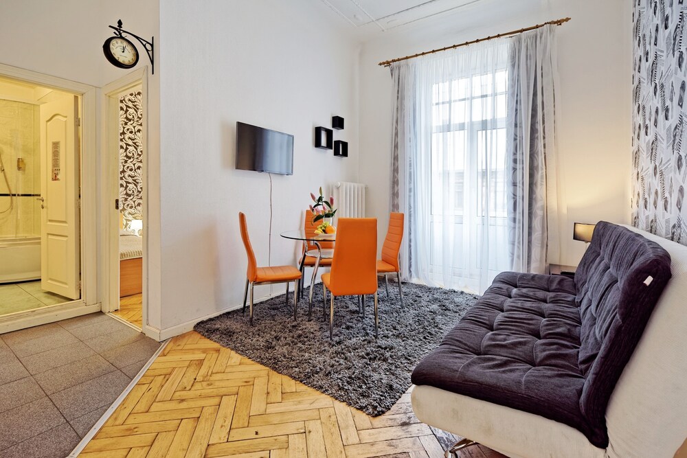 City Apartment, 2 Bedrooms, Kitchenette - Living Area