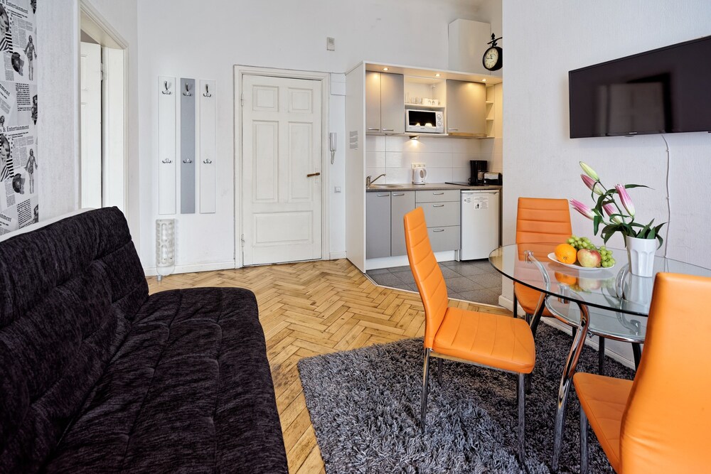 City Apartment, 2 Bedrooms, Kitchenette - Living Area