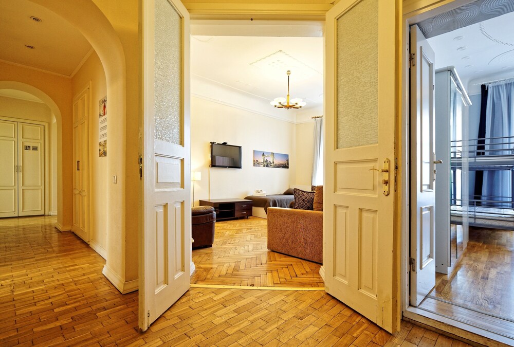 Apartment, 4 Bedrooms, Kitchen, City View - Living Area