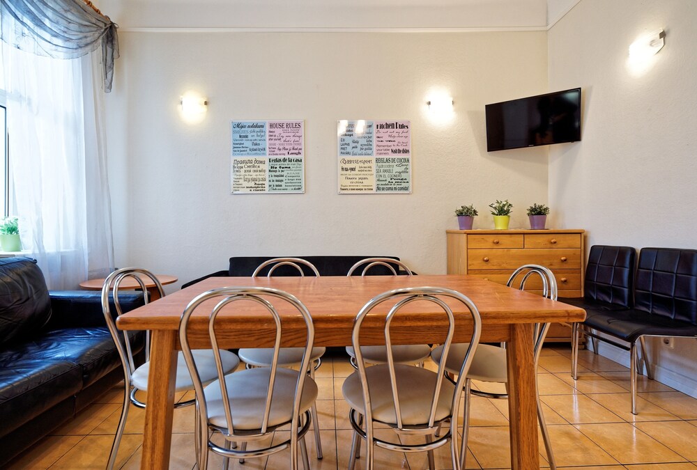 Apartment, 4 Bedrooms, Kitchen, City View - In-Room Dining