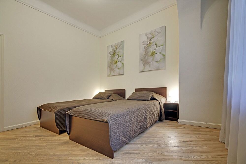 Twin Room, Shared Bathroom - Guestroom