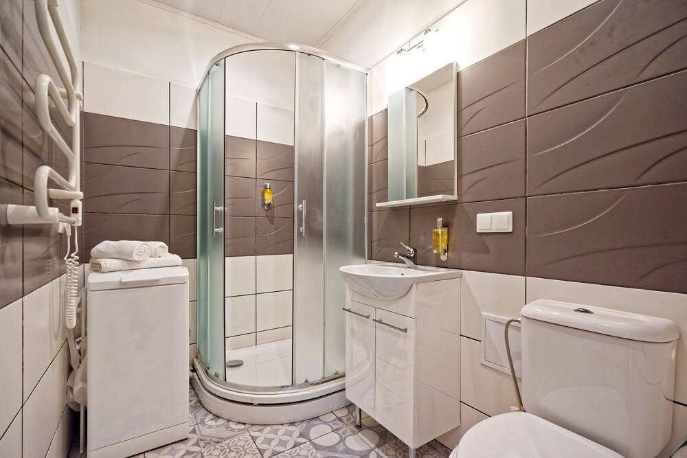 Studio - Bathroom