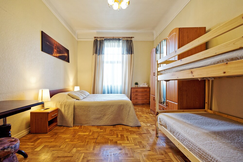 Apartment, 4 Bedrooms, Kitchen, City View - Guestroom