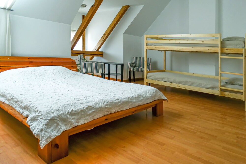 Quadruple Room, Shared Bathroom - Guestroom