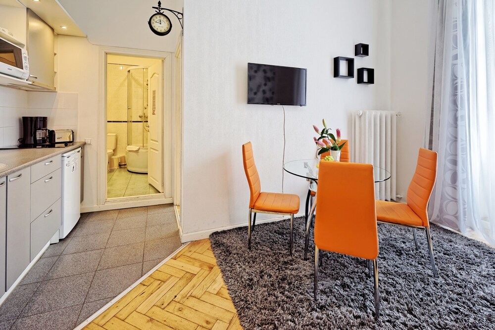 City Apartment, 2 Bedrooms, Kitchenette - In-Room Dining