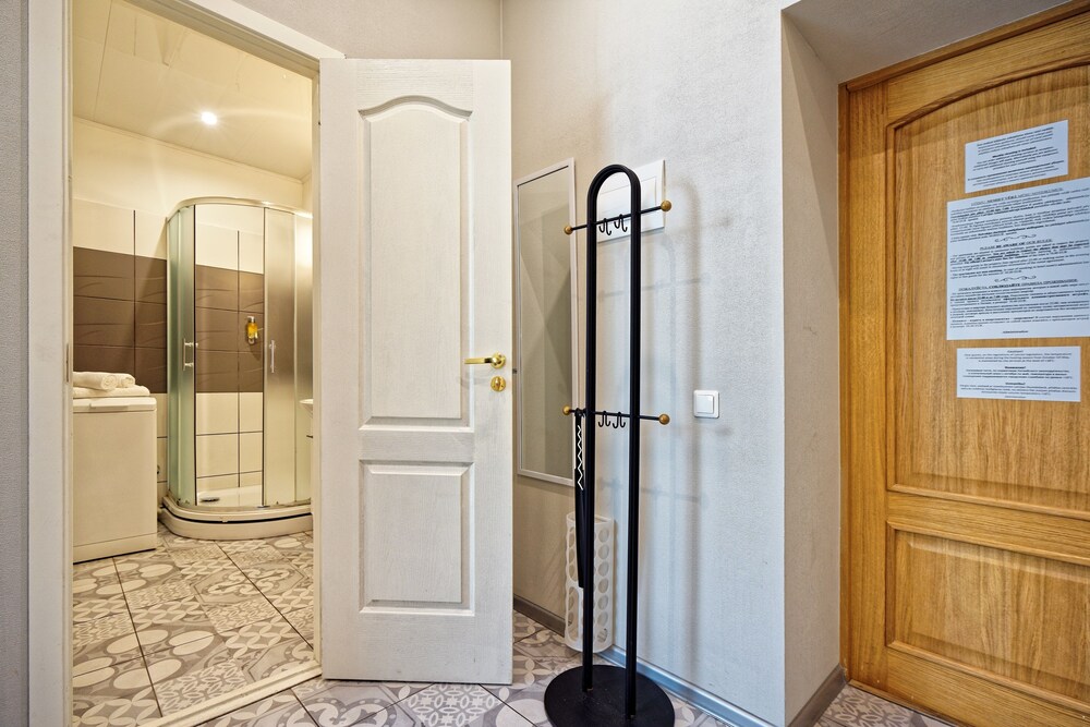 Studio - Bathroom Shower
