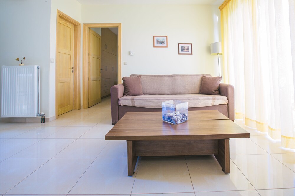 Superior Studio (2 Adults and 2 Children) - Living Room