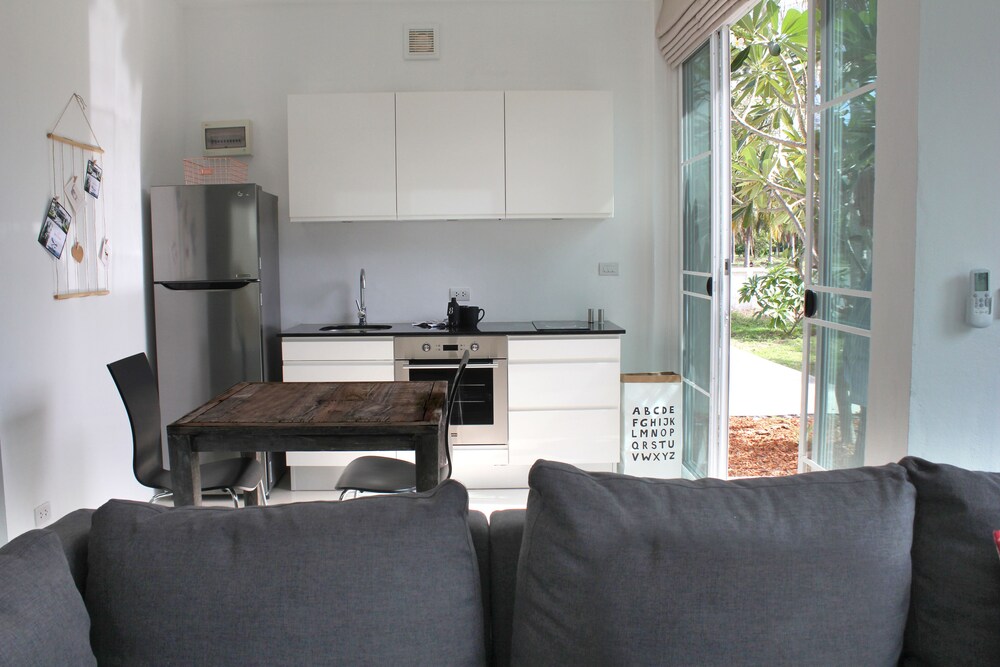 Junior Studio, 1 King Bed, Mountain View - In-Room Kitchen