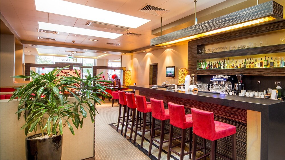Hotel Bar