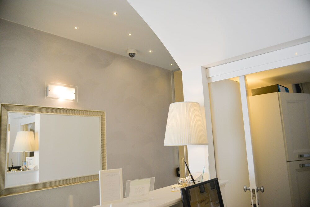 Concierge Desk