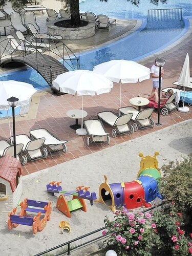 Childrens Play Area - Outdoor