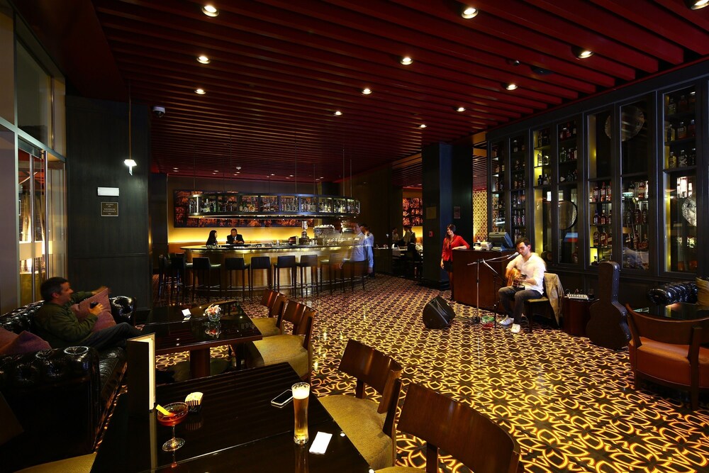 Hotel Bar