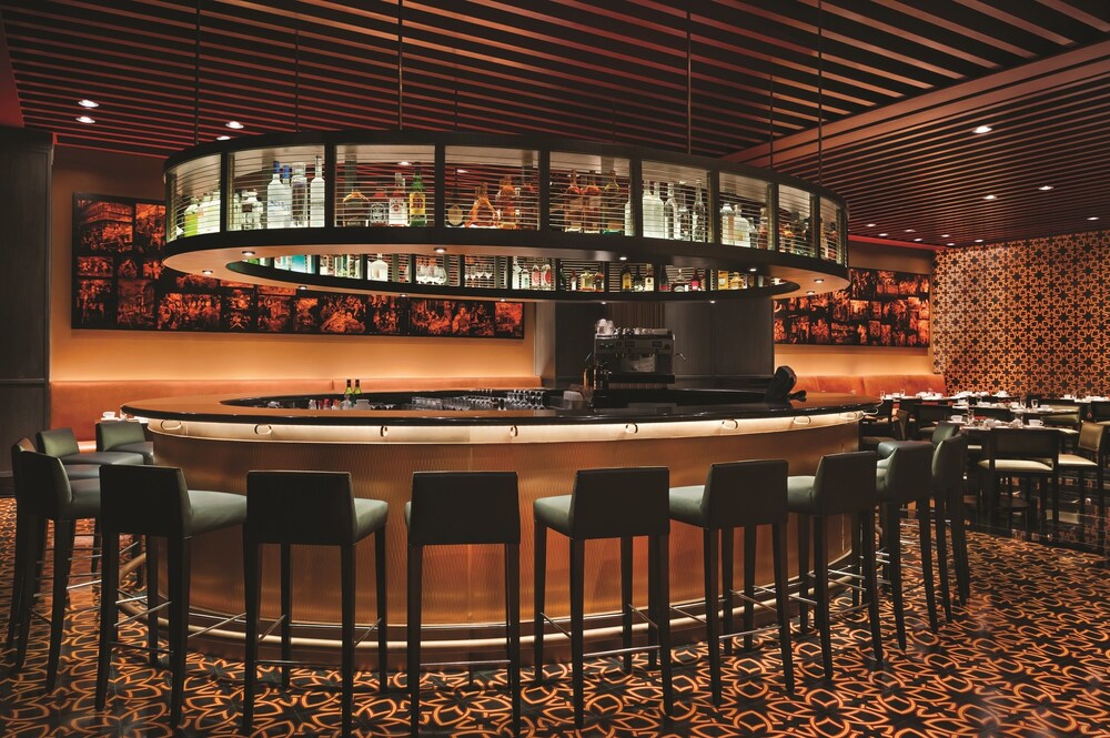 Hotel Lounge