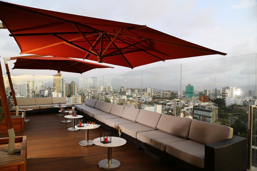 Poolside Bar