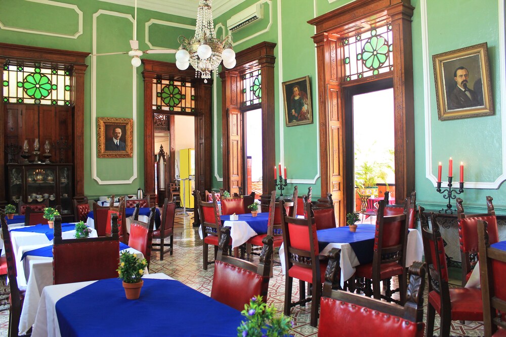 Family Dining
