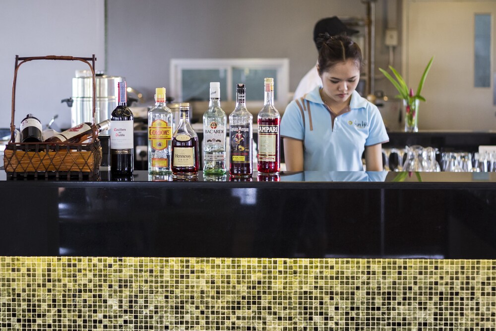 Hotel Bar