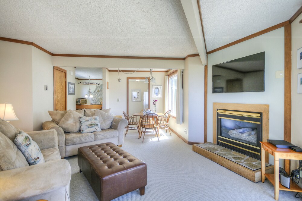 Standard Room, 1 Bedroom (Upstairs, No Pets Allowed) - Guestroom