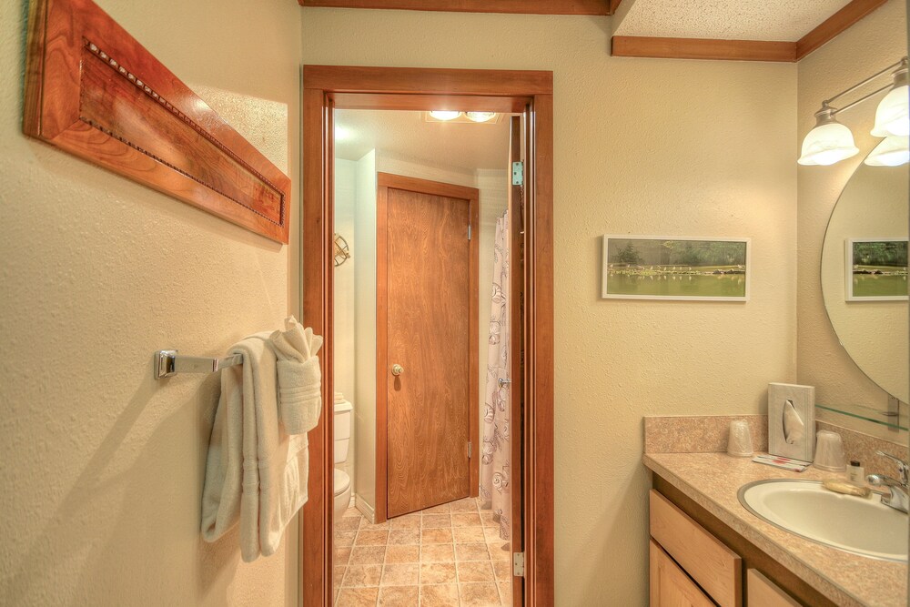 Standard Studio, 1 Queen Bed (No Pets Allowed) - Guestroom