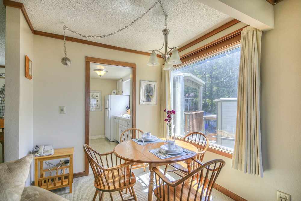 Standard Room, 1 Bedroom (Upstairs, No Pets Allowed) - Guestroom