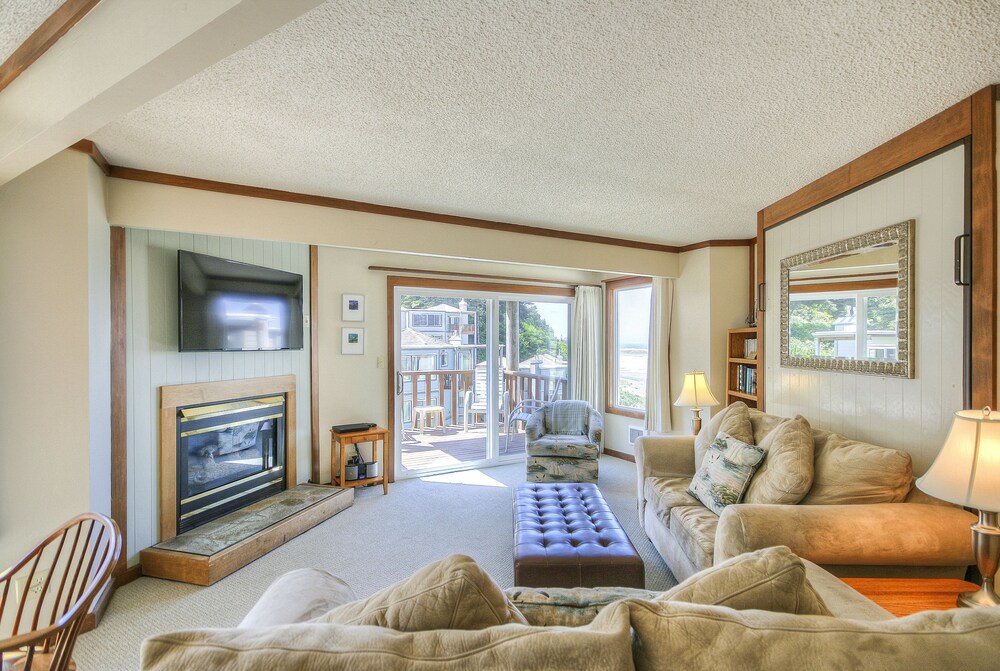 Standard Room, 1 Bedroom (Upstairs, No Pets Allowed) - Guestroom