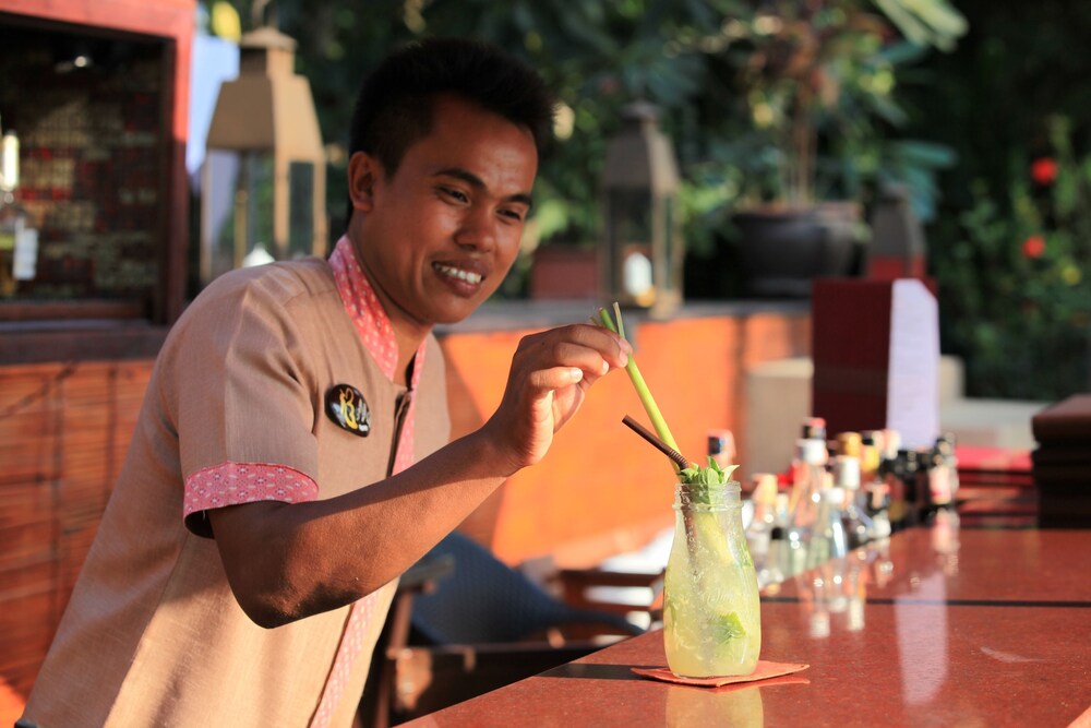 Poolside Bar