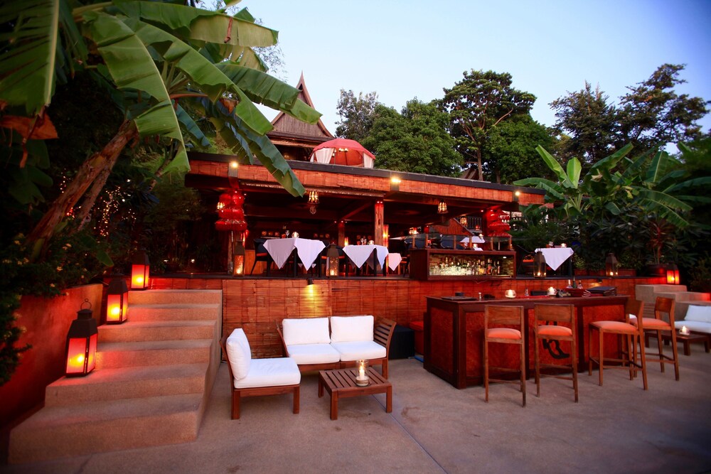 Poolside Bar