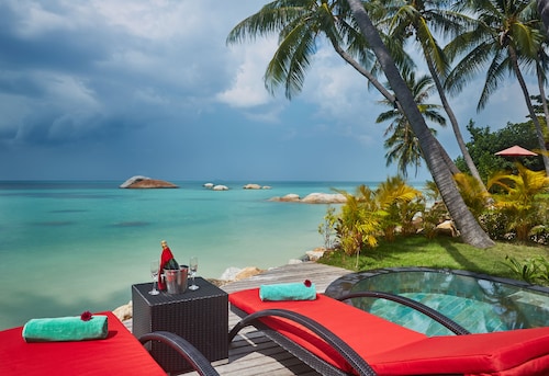 Kupu Kupu Phangan Beach Villas & Spa by L'Occitane
