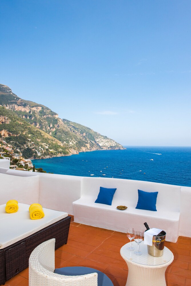 Honeymoon Suite, 1 Queen Bed, Sea View - Balcony