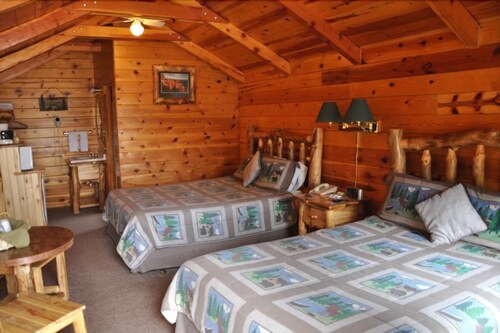 Individual Log Cabin - Room