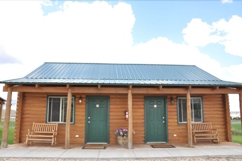 Deluxe Cabin, 1 King Bed, Kitchenette - Terrace/Patio