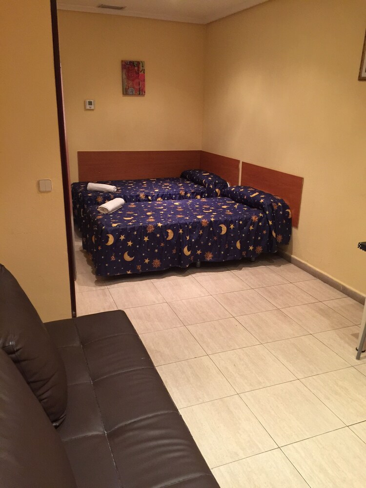 Basic Apartment (7 People) - Living Room