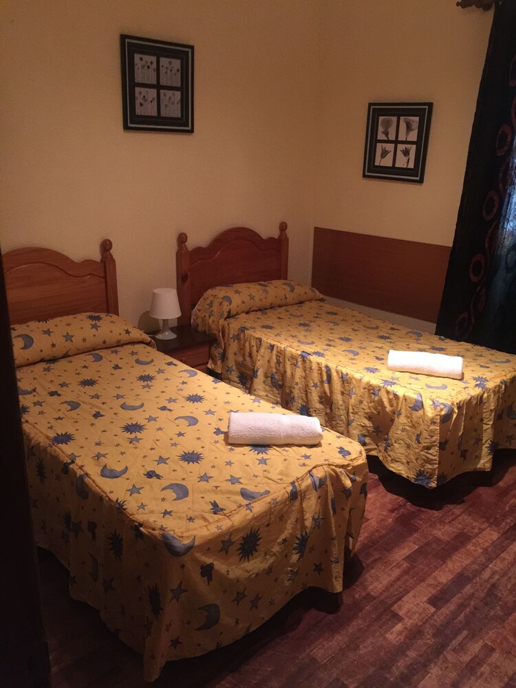 Basic Apartment (5 people) - Guestroom