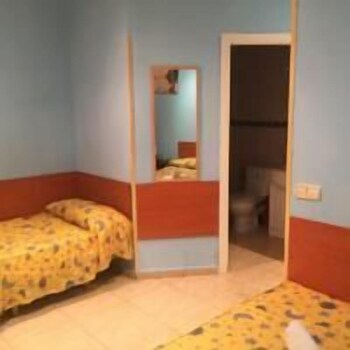 Basic Apartment (4 people) - Guestroom
