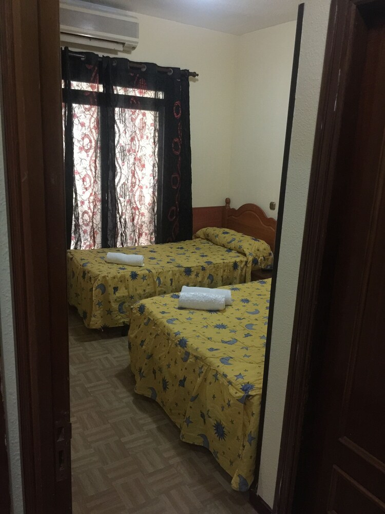 Basic Apartment (5 people) - Guestroom