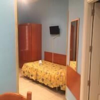 Basic Apartment (4 people) - Guestroom