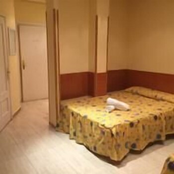Basic Apartment (4 people) - Guestroom