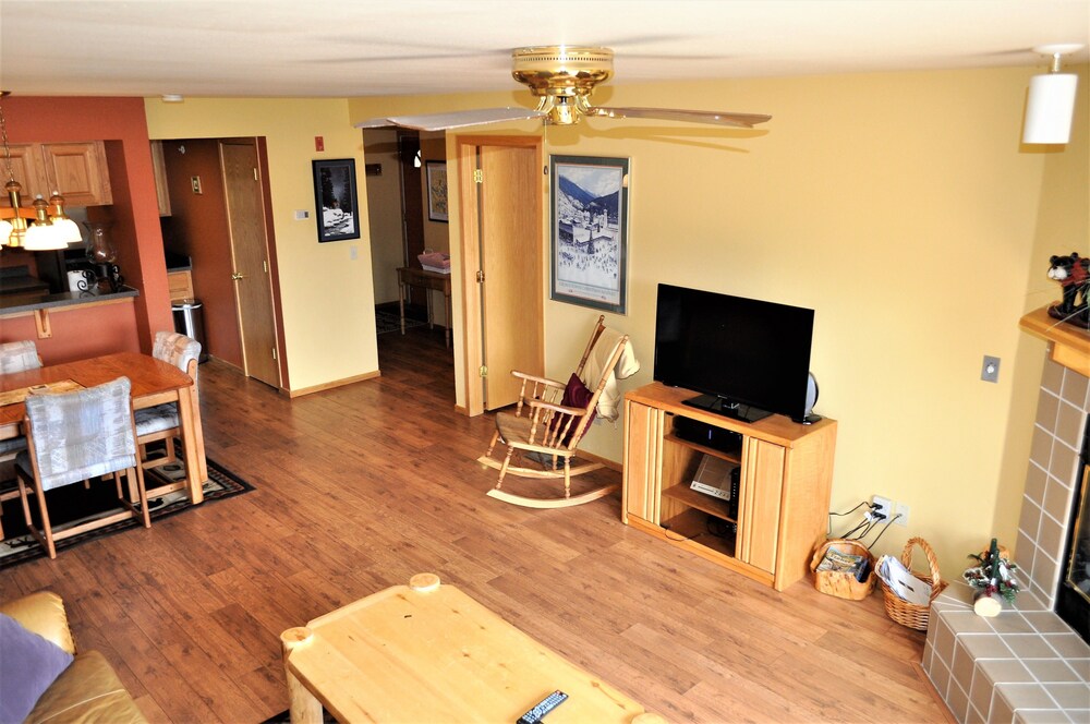 Standard Room, 2 Bedrooms - Living Area